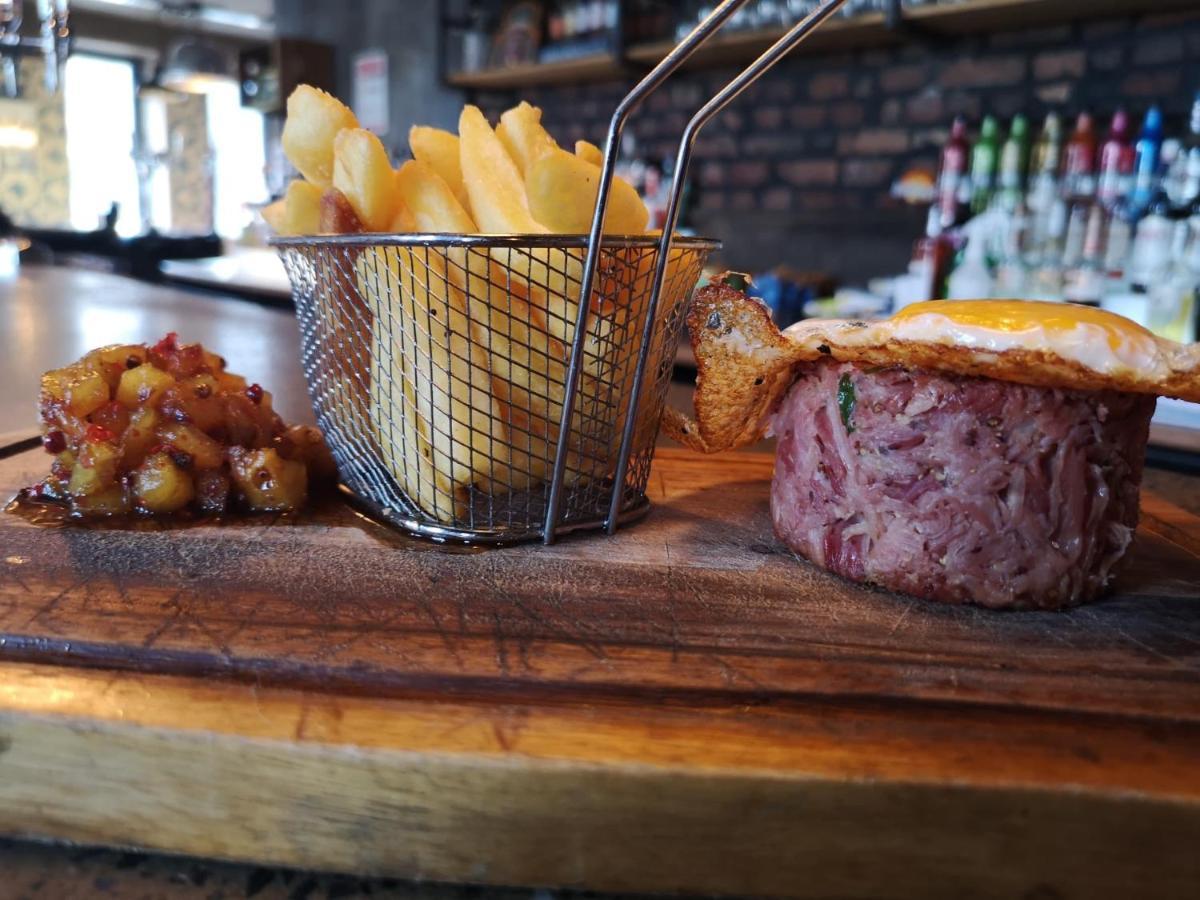 Cardiff Arms Bistro & Hotel Treorky Eksteriør billede